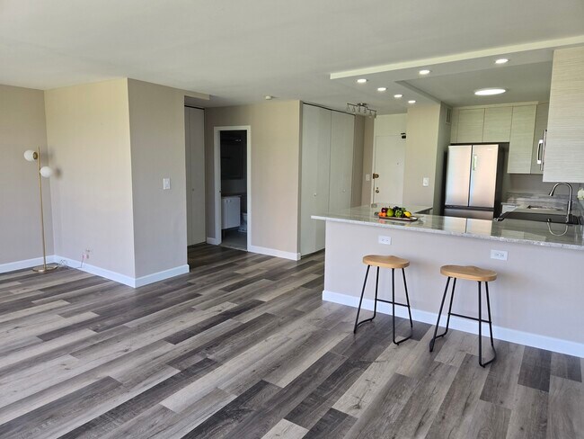 Photo - 5455 N Sheridan Rd Unidad 405