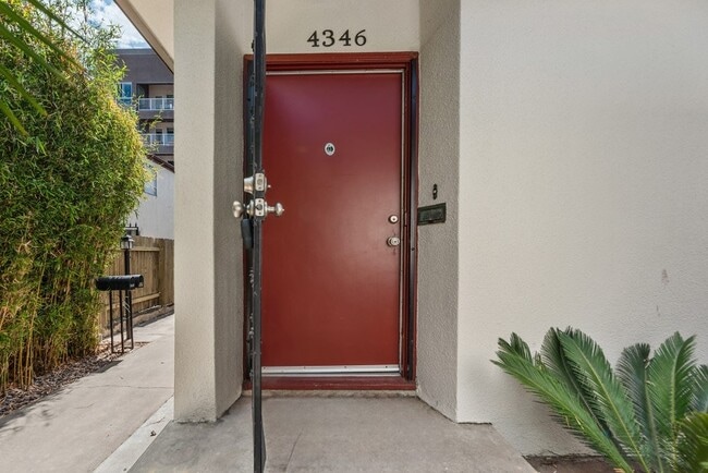 Building Photo - 4342 Iowa St Unit 4346