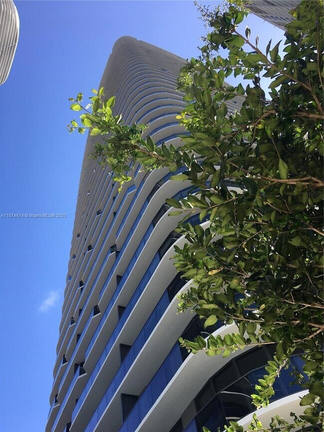 Photo - 55 SW 9th St Unit 3905