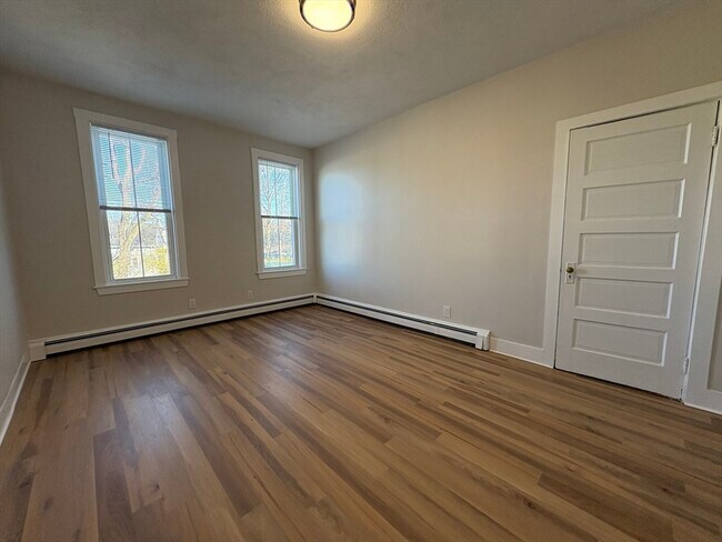 Building Photo - 26 St James St Unit 26