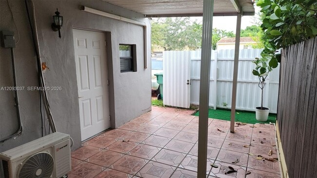 1921 SW 83rd Ave Unidad 1