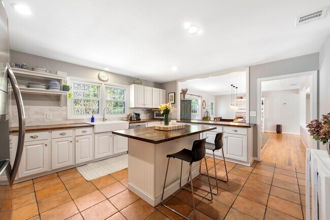 Photo - 16 Payne Ave