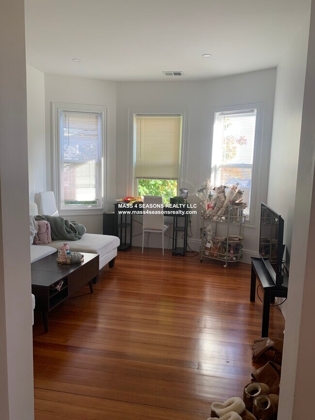 Photo - 234 Calumet St