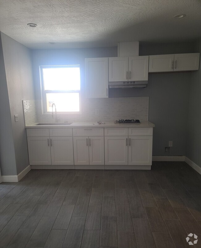 Building Photo - 14842 Hopland St Rental