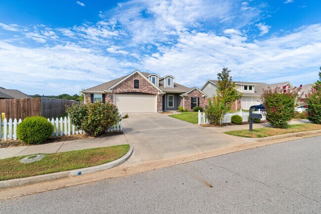 8912 Wildwood Way