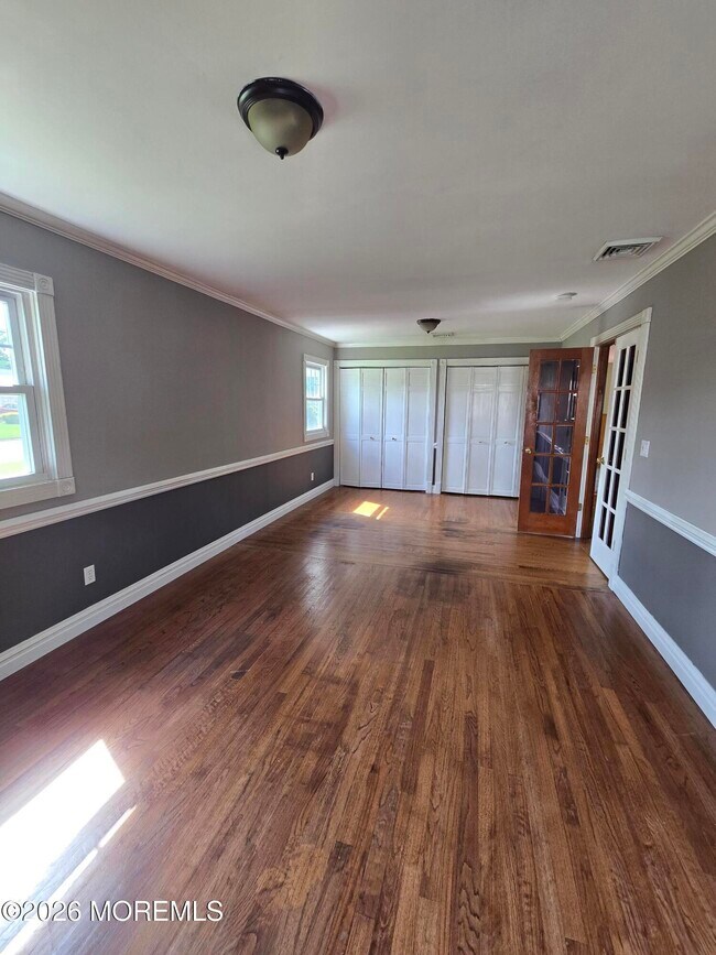 403 Simon Pl