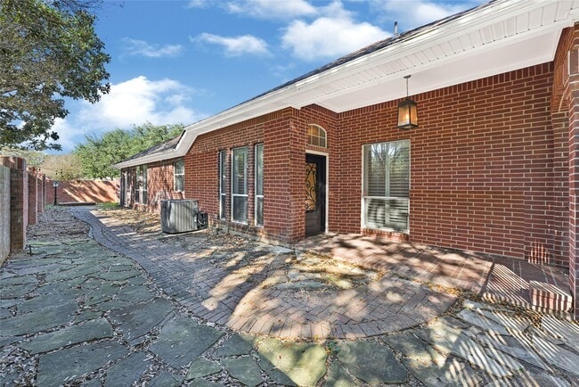 Photo - 6403 Parkriver Crossing