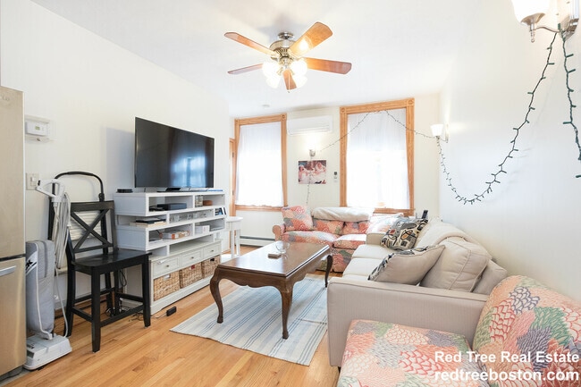Building Photo - 89 Myrtle St Unit 2 Rental