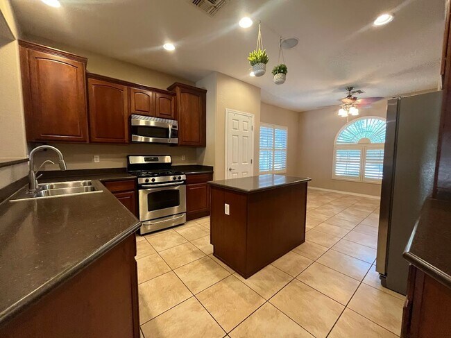 Photo - BEAUTIFUL 4 BEDROOM 2 BATHROOM HOME IN PEORIA