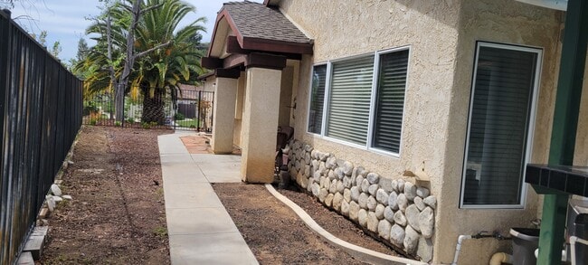 Secured entrance - 6828 Chapman Pl