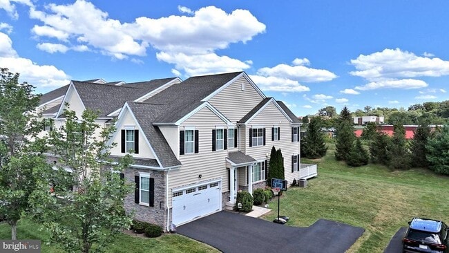 Building Photo - 2007 Pleasant Valley Dr Rental