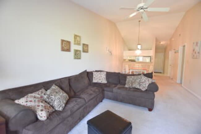 Photo - 770 Charter Dr