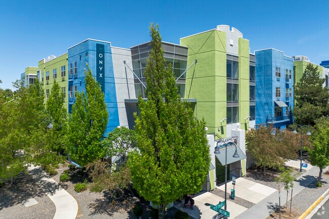 Photo - The Onyx at 695