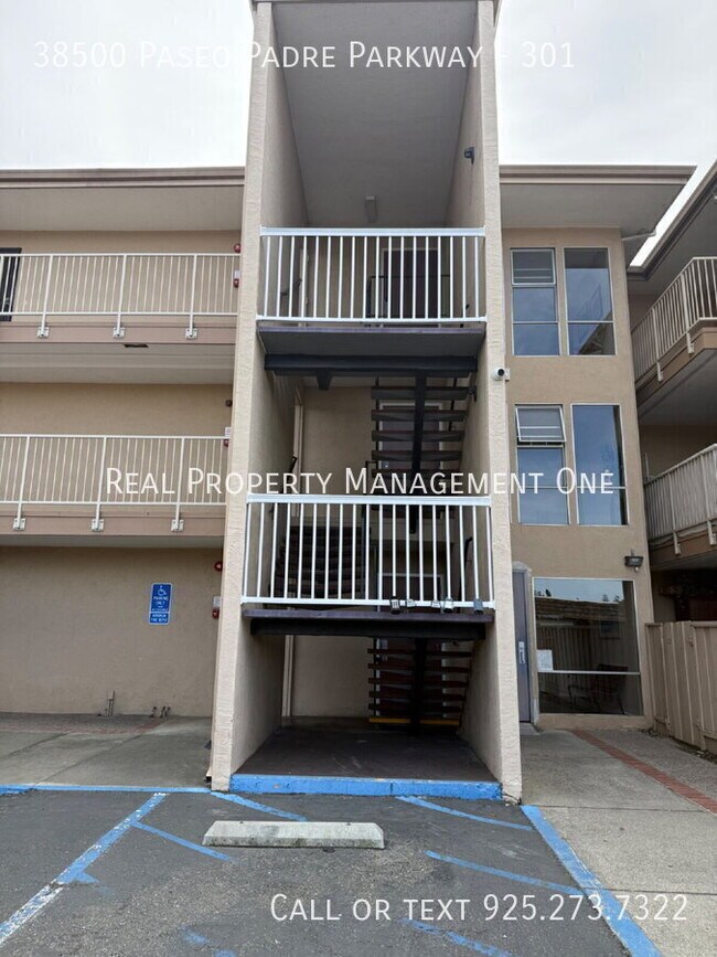 Photo - 38500 Paseo Padre Pkwy Unidad 301