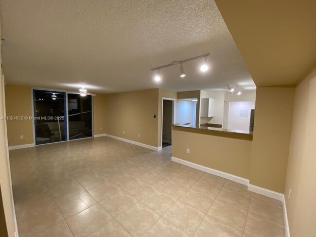 Photo - 4824 N State Rd 7