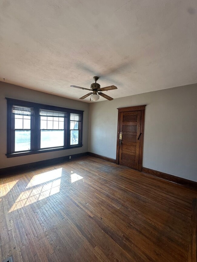 Photo - 98 Inwood Pl Unit 2