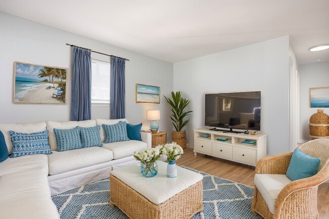 Living Room  3BR, 1BA - Cottage  800SF - Privately Owned Crestwood Gardens!