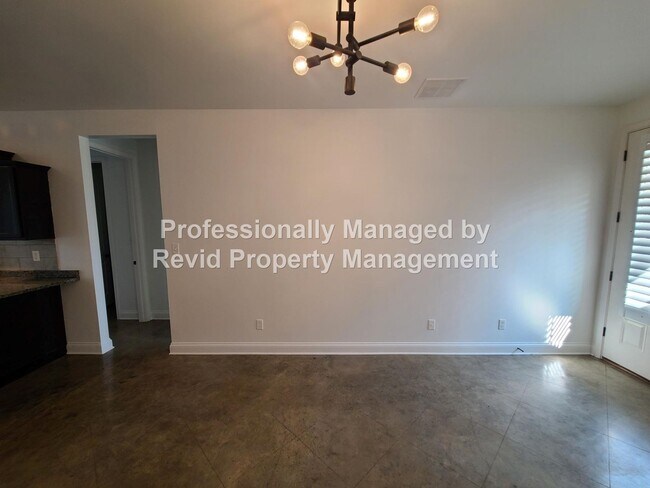 Photo - SHEPHERD 172 Unit 172 # 102