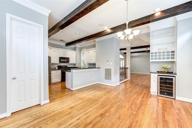 3307 W Lamar St Unit C