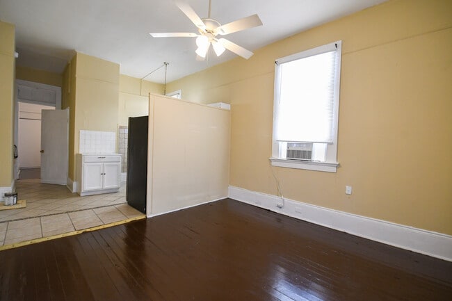 Photo - 1812 Dante St