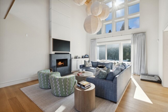 Photo - 11 Bellows Ct