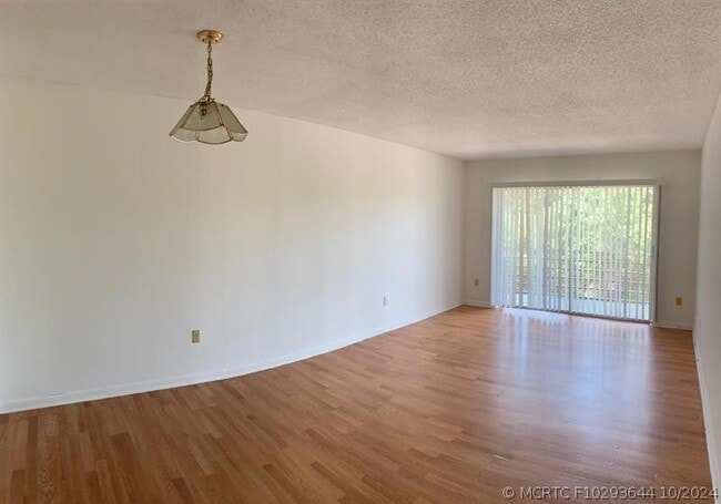 Building Photo - 2800 NW 56th Ave Unit E -304