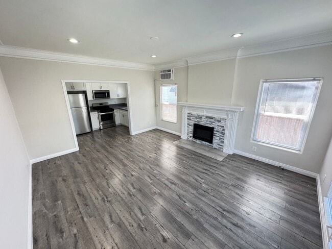 244 S Alexandria Ave Unit B