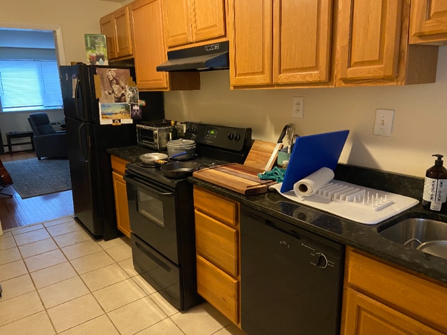 Photo - 3210 Ellwood Ave Unidad D