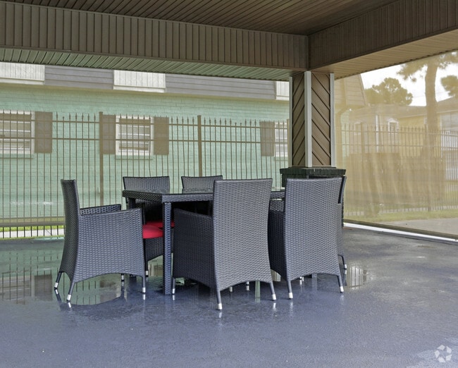 The Gates on Manhattan Apartments Harvey, LA