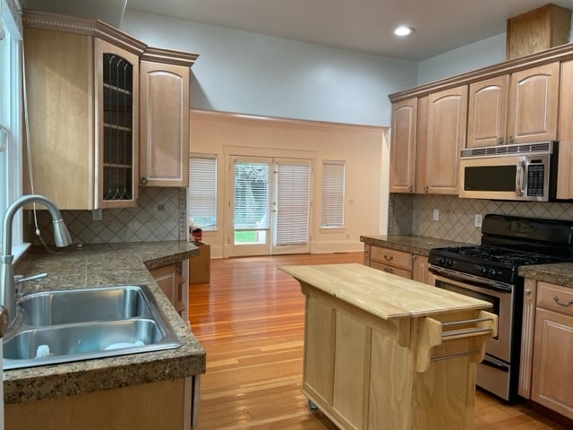 Building Photo - 348 17th Ave Rental