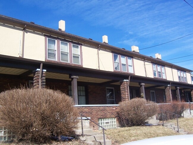 Building Photo - Great Morningside Row House with Front Porch!