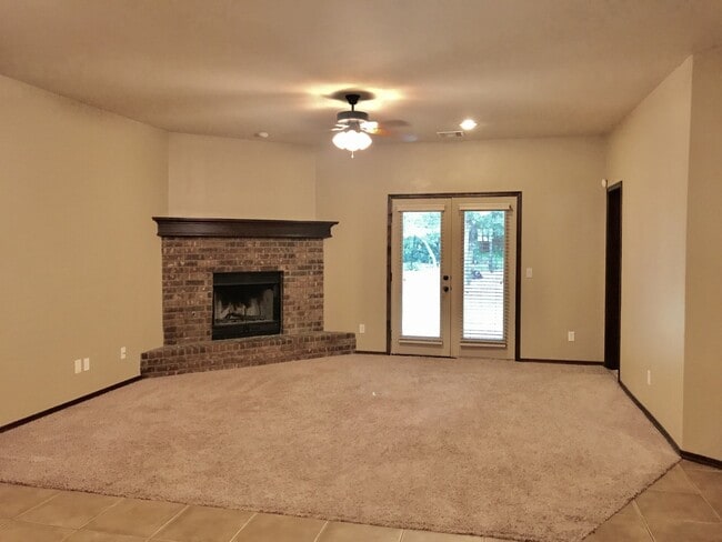 Photo - 3 bd/2 ba on Half acre - Edmond Schools