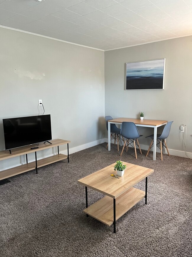 Photo - 522 8th St SW