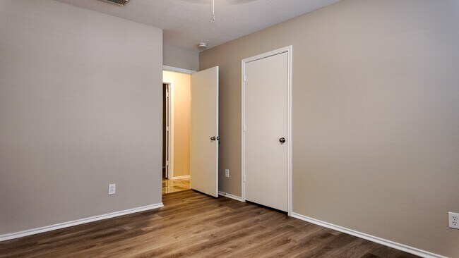 Building Photo - 23919 Clipper Hill Ln Rental
