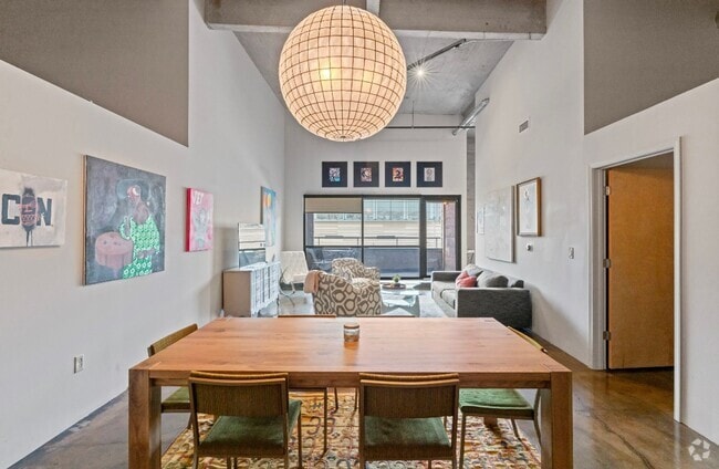 Building Photo - Fully Furnished 2 Bed / 2 Bath Modern Apar... Rental
