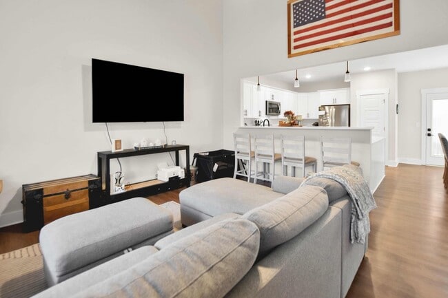 Photo - Pet Friendly Three Bedroom on Acre!