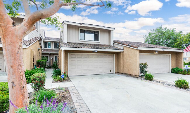 2 Story Townhouse - 2 Story Townhouse