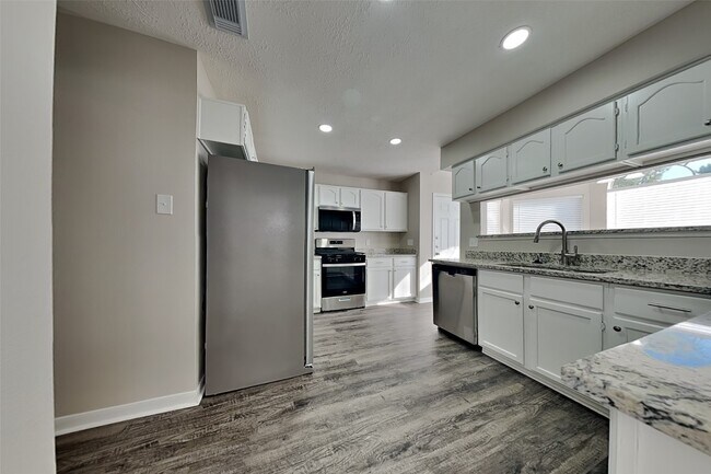 Photo - 21426 Nottinghill Dr