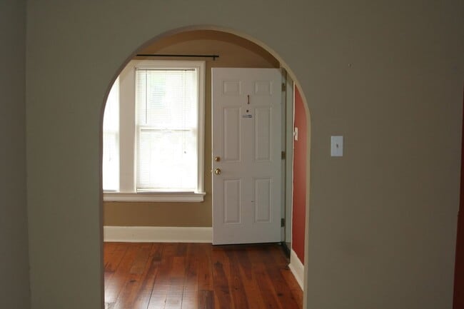 6127 Goliad Ave Unit 202