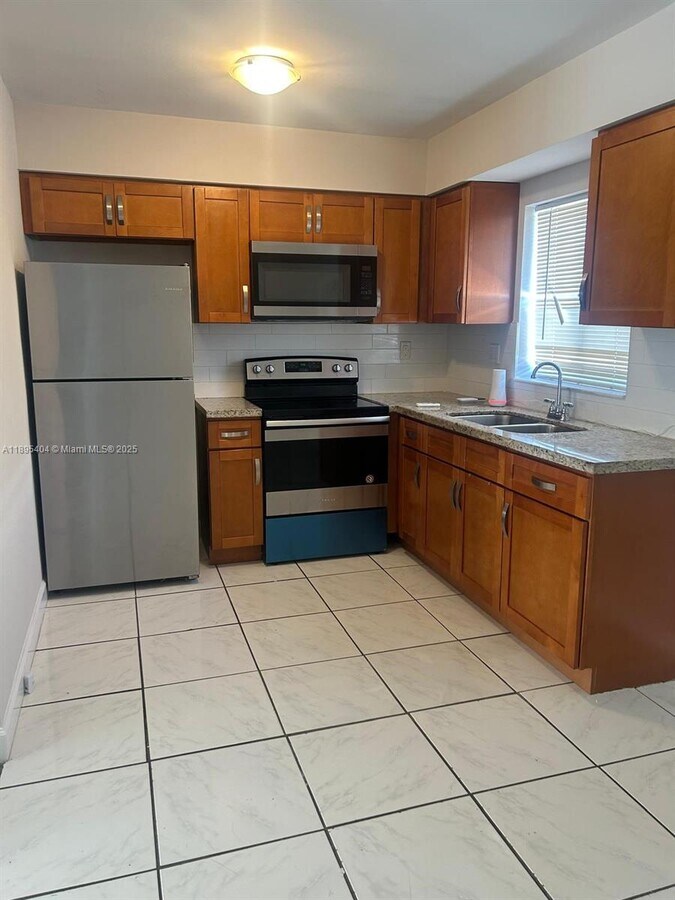 Photo - 7561 Venetian St Unidad 1