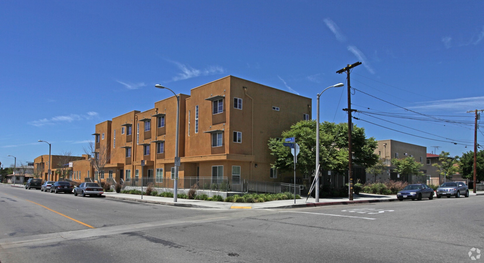 Photo - Las Flores Apartments