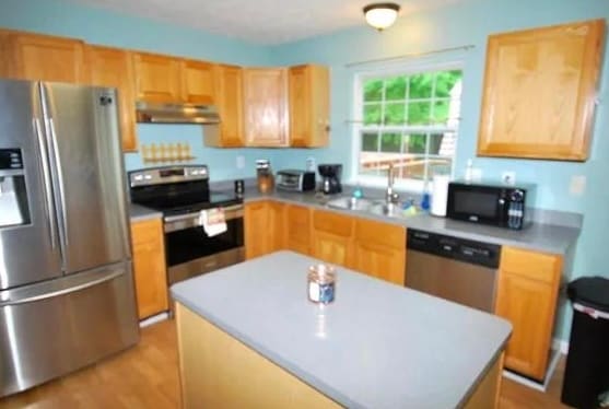 8719 Castlerock Ct