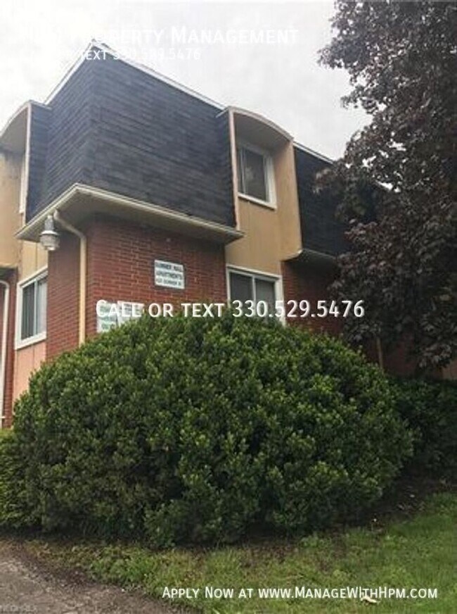 Building Photo - 430 Sumner St Unit 203