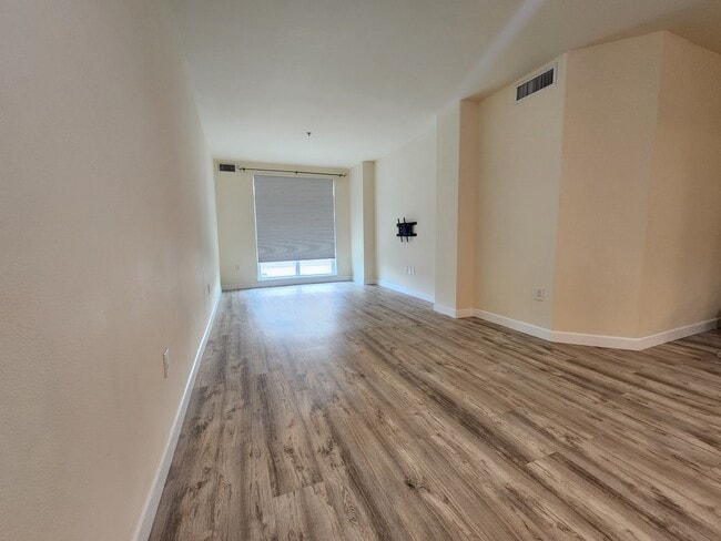Living/Dining Room - 423 7th St Unit 203