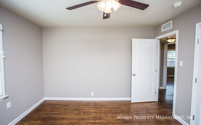 Photo - 4416 43rd St