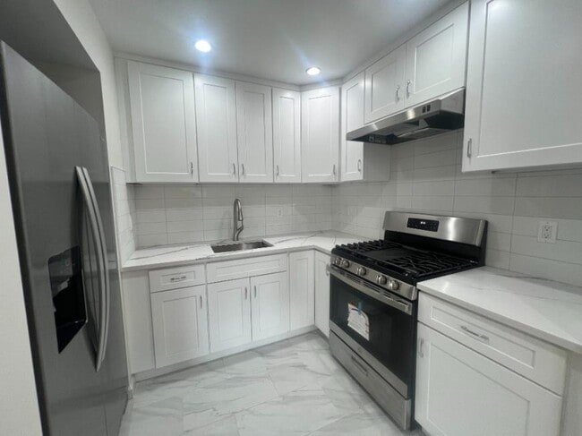 3 bedroom in WOODSIDE NY 11377 - 3 bedroom in WOODSIDE NY 11377 Unidad 3 Rental