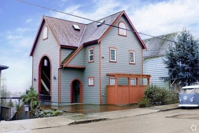 Building Photo - 1524 14th Ave S Rental