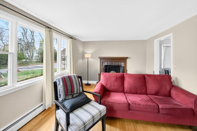 Photo - 10 Dewolf Ave