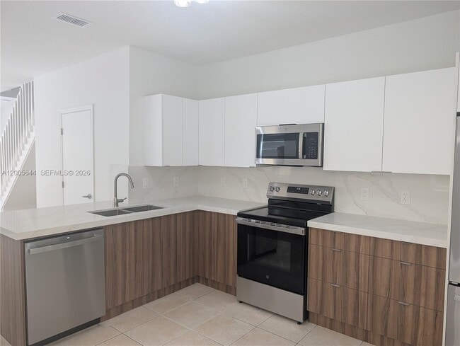 Photo - 2143 Hacienda Ter