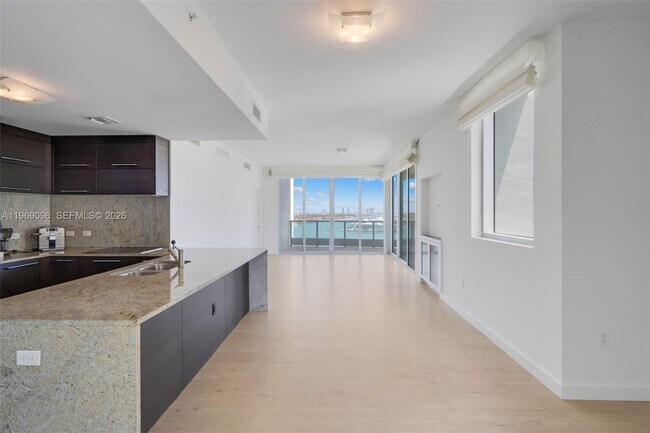 Photo - 900 Biscayne Blvd Unidad 2401